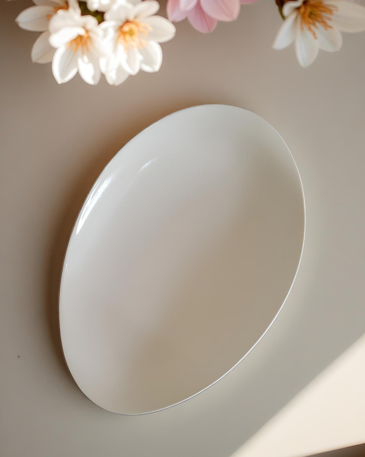 Blanche Oval