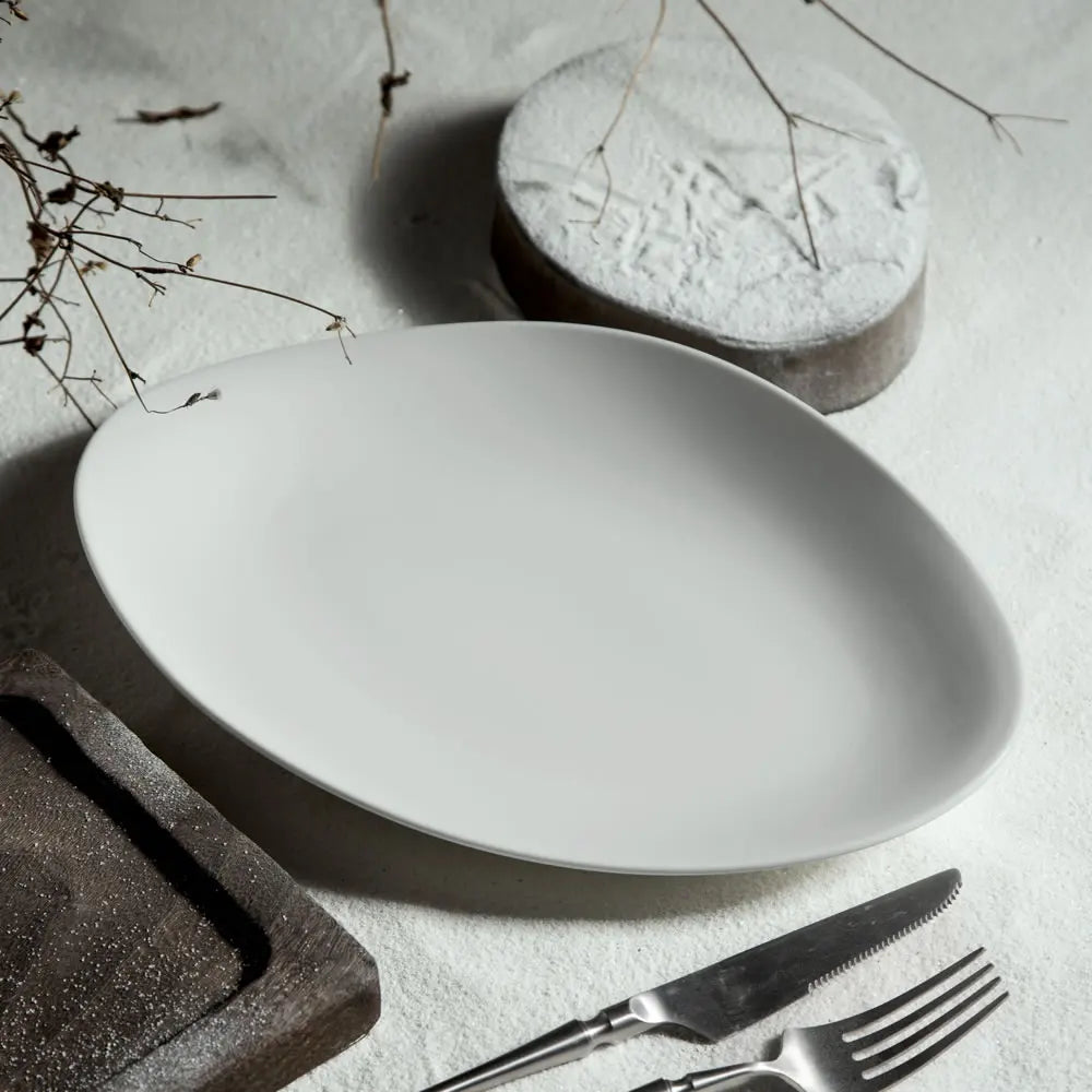 oval plate by KOOZI
